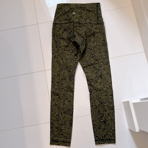 Lululemon Wunder Under Full On Luxtreme, Pencil Lace Brave Olive Black, Size 4 - Picture 3 of 4
